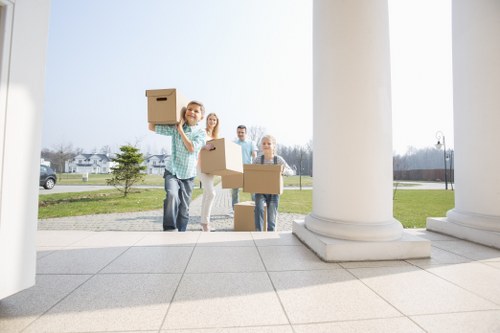 Commercial packing and unpacking support for businesses in Leyton