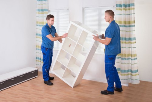 Choosing the right size removal truck for a Leyton relocation